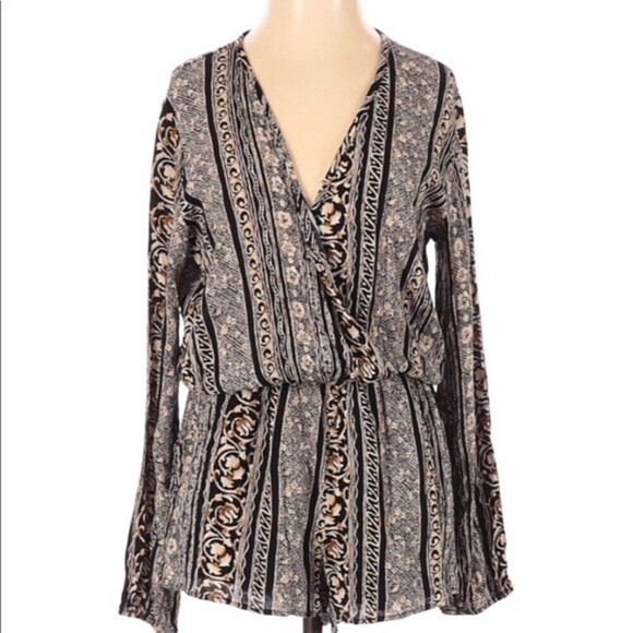 Honey Punch Small Floral boho romper - Picture 1 of 6